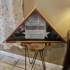 Studio Decor Memorial Flag Case - Elegant Oak Display